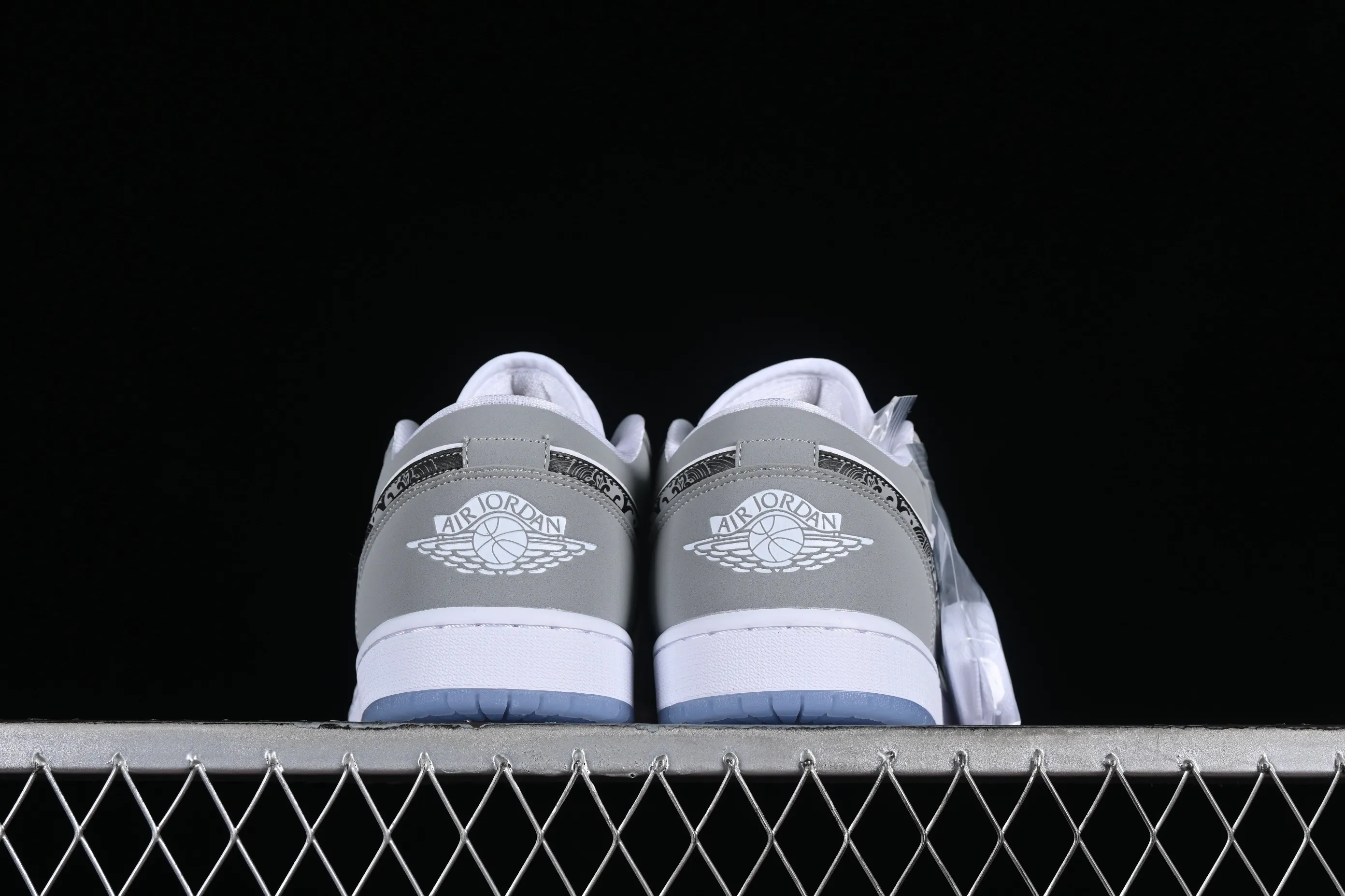 All Categories Air Jordan Jordan Series Basketball Shoes Air Jordan 1 Low Air Jordan 1 Low AJ1 Joe 1 Wolf Gray Low-top Cultural Leisure Sports Shoes DC0774-105